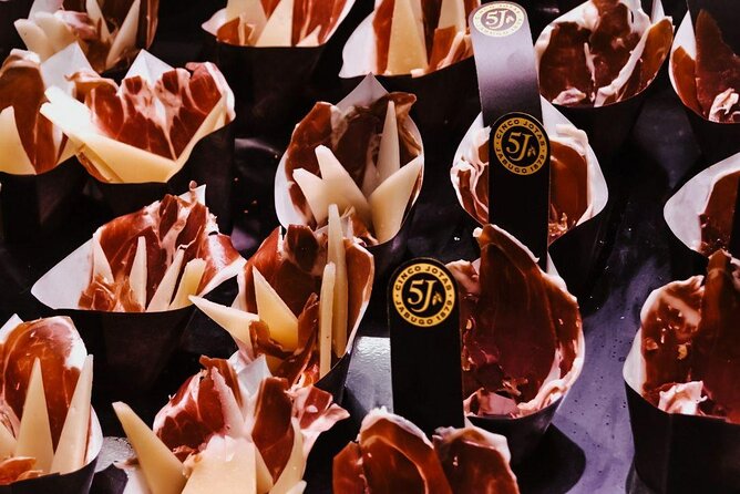 Barcelona Tapas Walking Tour: Food, Wine & History - What the Gothic Quarter adds