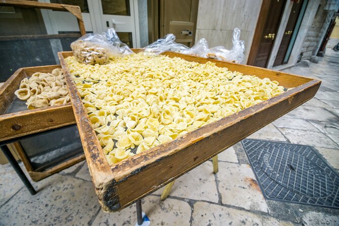 Bari’s Ultimate Street Food Tour - Small Group by Do Eat Better - Fried snacks near the Museo Civico