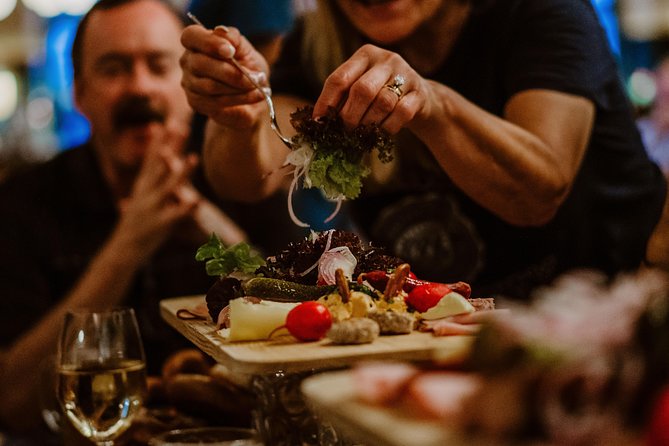 Bavarian Beer and Food Evening Tour in Munich - How much beer and food do you actually get?