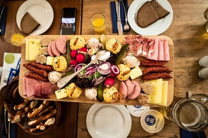 Bavarian Beer and Food Evening Tour in Munich - The guides can make or break the evening