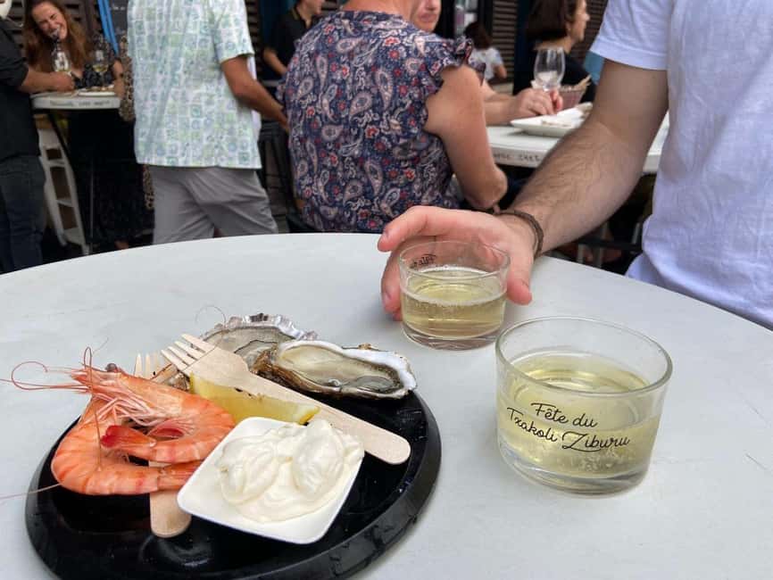 Bayonne: Guided Food Walking Tour (with Food and Drinks) - An old trinquet with tapas on the side