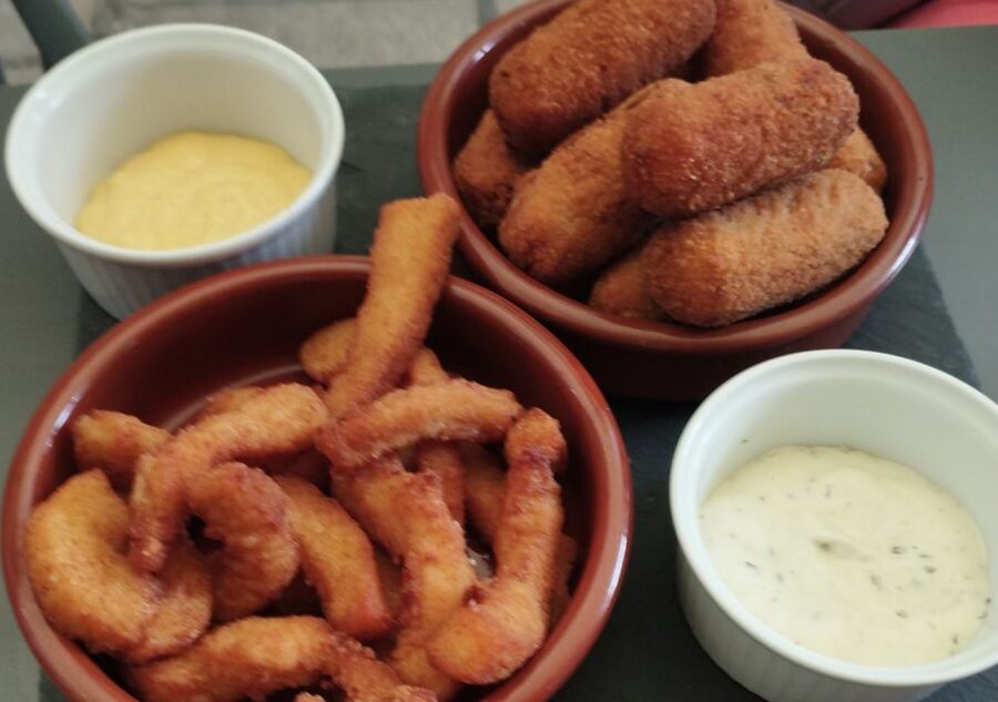 Bayonne: Guided Food Walking Tour (with Food and Drinks) - Sagarnoa and the cider-house ritual