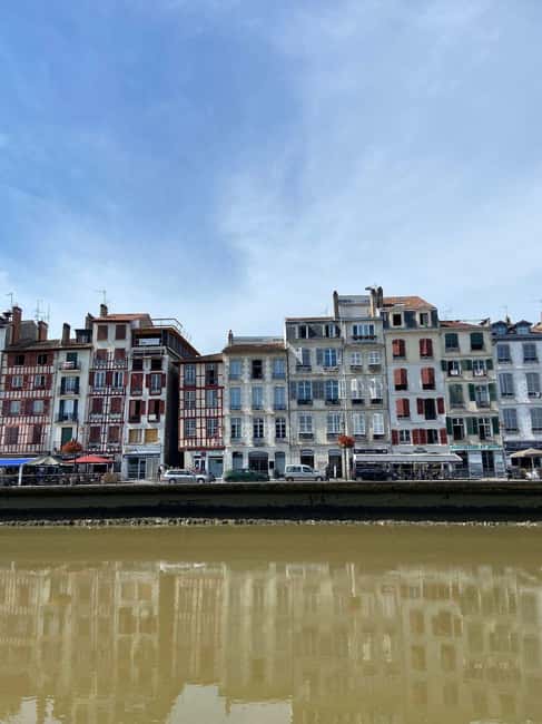 Bayonne: Guided Food Walking Tour (with Food and Drinks) - Group size, pace, and practical limits