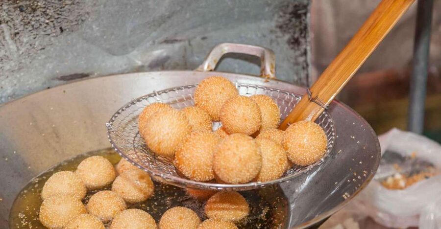 Beijing: Hutong Culinary Walking Tour with 15+ Tastings - What the Guides Add to the Meal