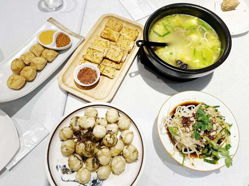 Beijing Hutong Food Crawl Delights: Peking duck, Hotpot&More - Who will enjoy this food crawl most
