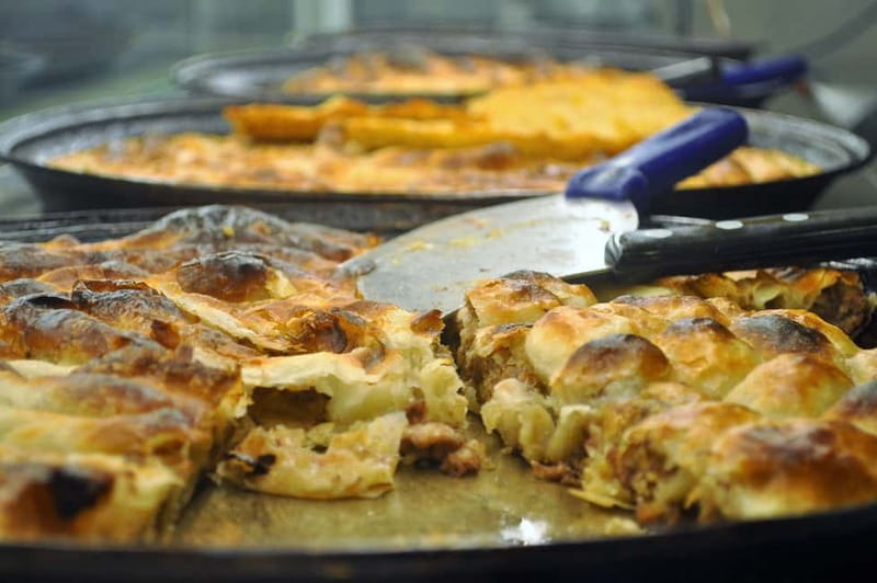 Belgrade: Street Food and Drinks Tour with 20+Tastings - Key points at a glance