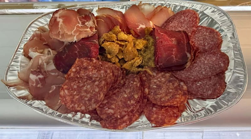 Belgrade: Street Food and Drinks Tour with 20+Tastings - Sweets to finish, with more than a meal