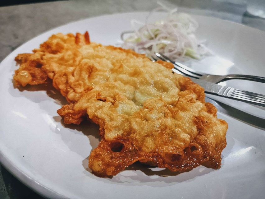 Bengali Nights Kolkata Food Tour with 13+ Tastings - A short ride in Kolkata’s old wooden rickshaw