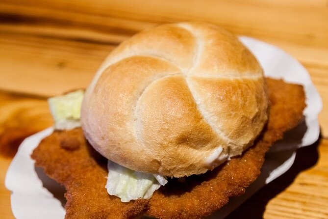 Berlin Center Food Tour with 8+ Authentic Local Tastings - Starting in Berlin’s courtyards and alleyways