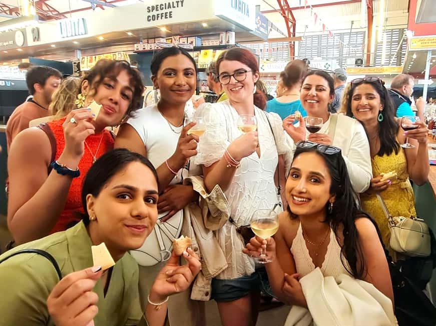 Biarritz: Culture and Food Walking Guided Tour - What the guide adds to the food
