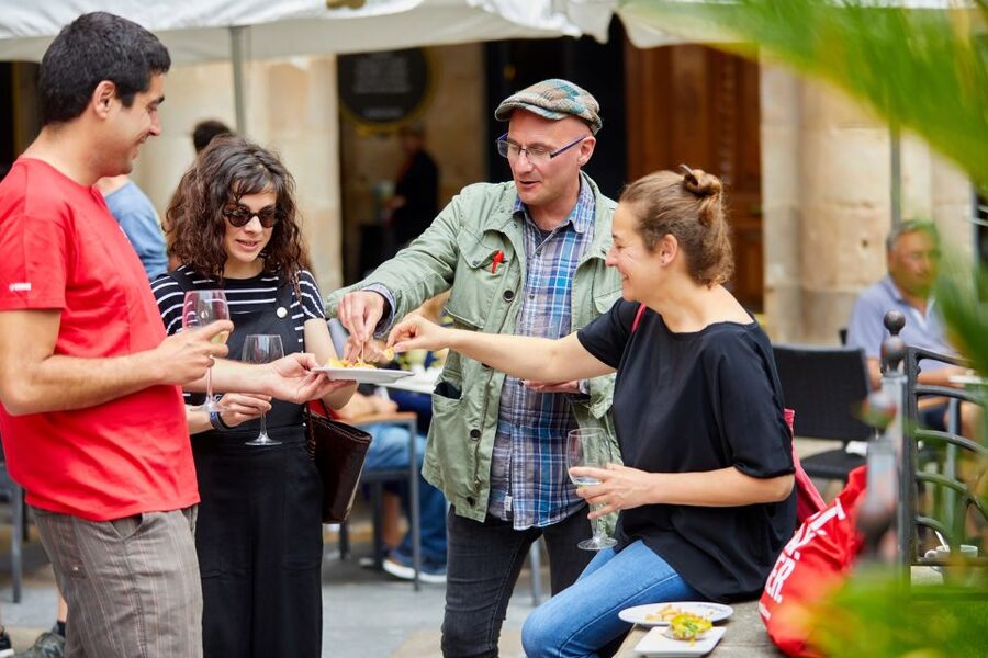 Bilbao: Exclusive Food & Wine Tasting Tour with Local Guide - Meeting at Villarías Street before the first bite