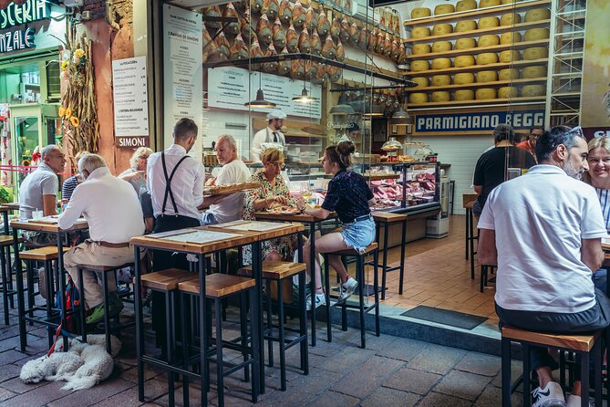 Bologna: Full meal Food Tour with Local Delights by Do Eat Better - Dessert near Palazzo Ruini