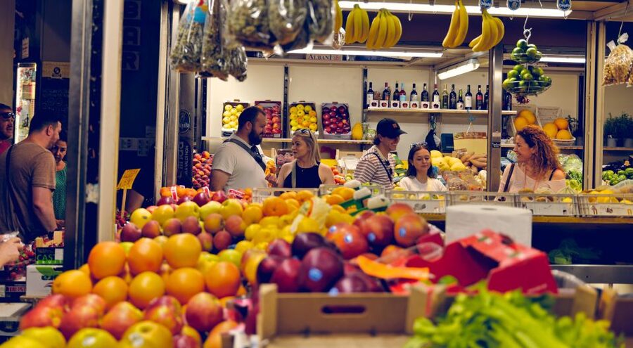 Bologna: Guided Food Markets Tour - What the guides add to the experience