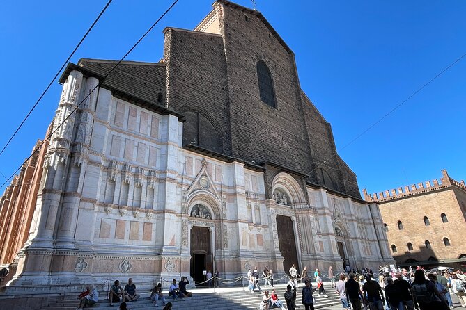 Bologna: Walking Food Tour and Highlights with a Local Guide - Tagliatelle al ragù at a local restaurant