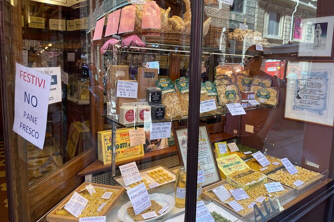 Bologna: Walking Food Tour and Highlights with a Local Guide - What the guides add to the experience