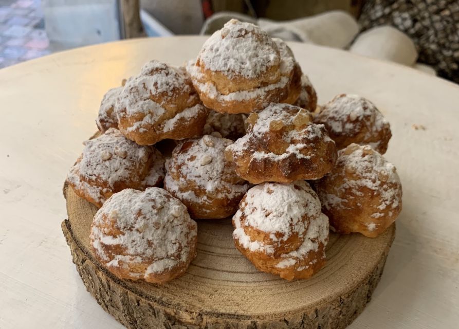Bordeaux: Chocolate and Pastry Food Tasting Tour - The bakery stops and the walking rhythm