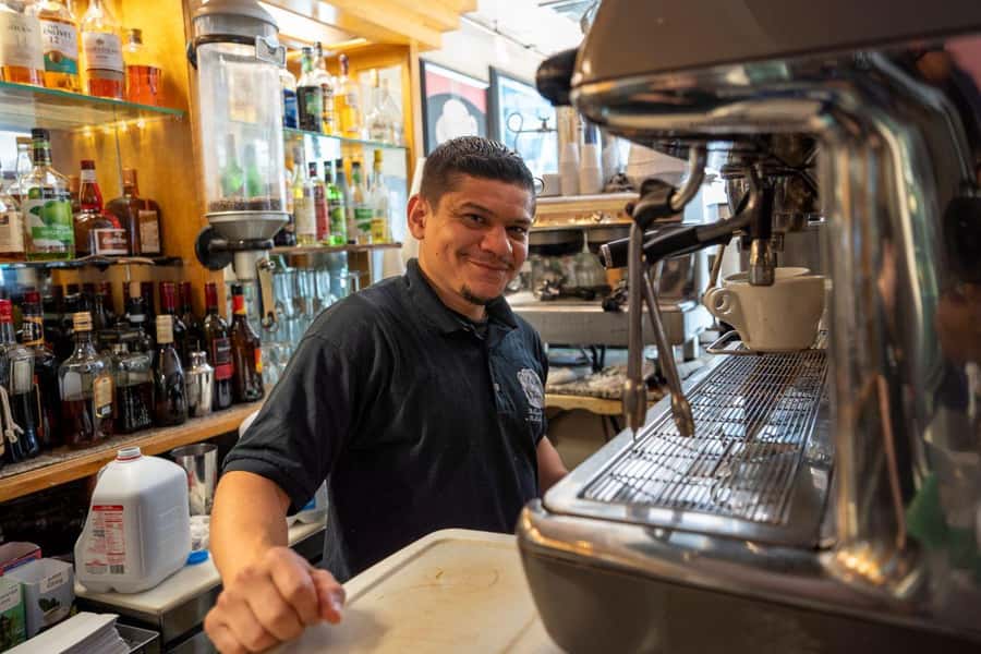 Boston: North End Food Experience with Pizza, Meats & Cheese - Why the North End works so well for a food walk