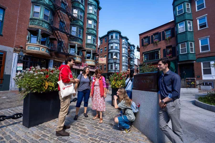 Boston: North End Food Experience with Pizza, Meats & Cheese - Cappuccino, espresso, and a pause in the walk