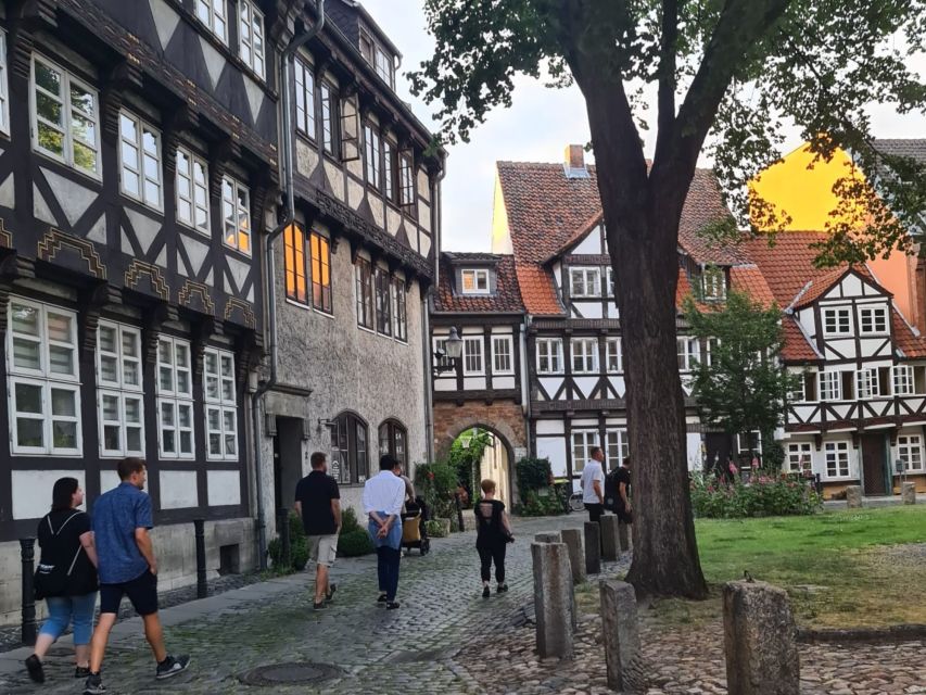 Braunschweig: Guided Walking Tour with Food Tastings - James Rizzi’s colorful houses