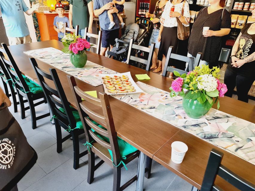 Braunschweig: Guided Walking Tour with Food Tastings - Four tastings, with more variety than regional focus