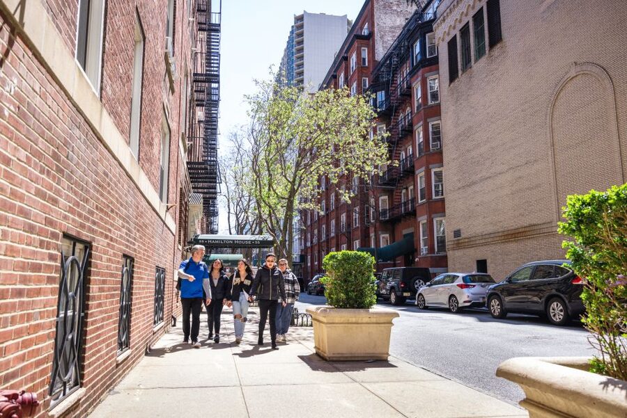 Brooklyn Food Tour: Heights, DUMBO & Bridge Views - Starting in Brooklyn Heights at 200 Cadman Plaza West