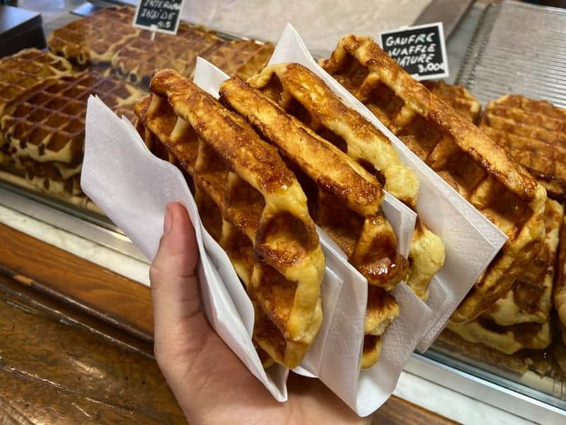 Brussels: City Center Guided Food Tour with Tastings - Brussels history between bites