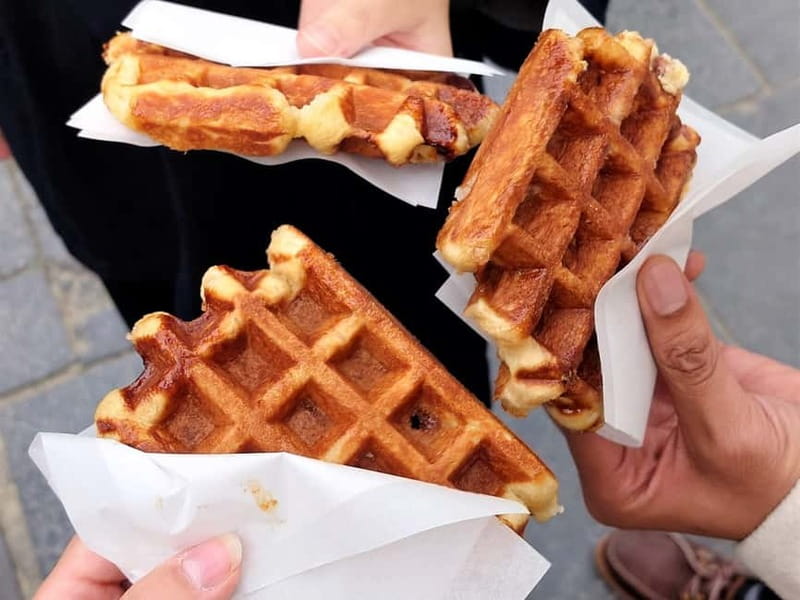 Brussels: City Center Guided Food Tour with Tastings - How much walking and food to expect