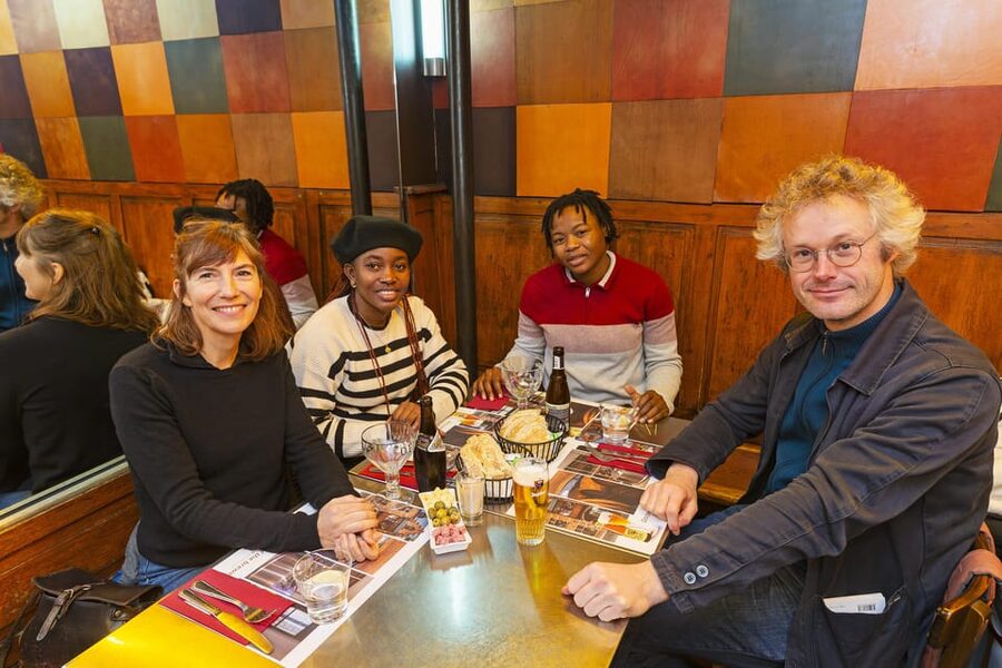 Brussels Food Tour: Main Dish, Beer, Waffle & Chocolate - Rue de l’Etuve, waffles and the sweet finish