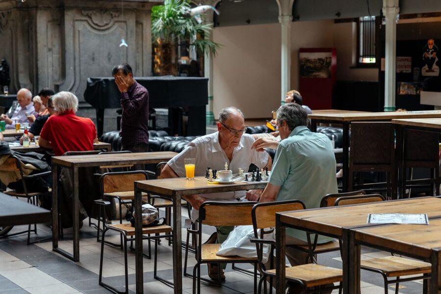 Brussels: Private Food Tour – 10 Tastings with Locals - Meeting the Guide at the Smurfs Statue