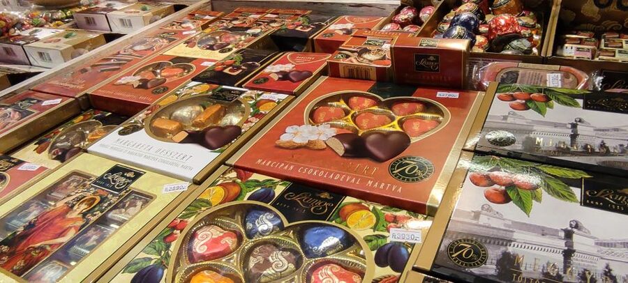 Budapest: Central Market Hall Guided Food Tour with Tastings - Pálinka and the fröccs tradition