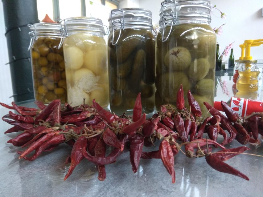 Budapest: Central Market Hall Guided Food Tour with Tastings - The restaurant guide adds value after the market