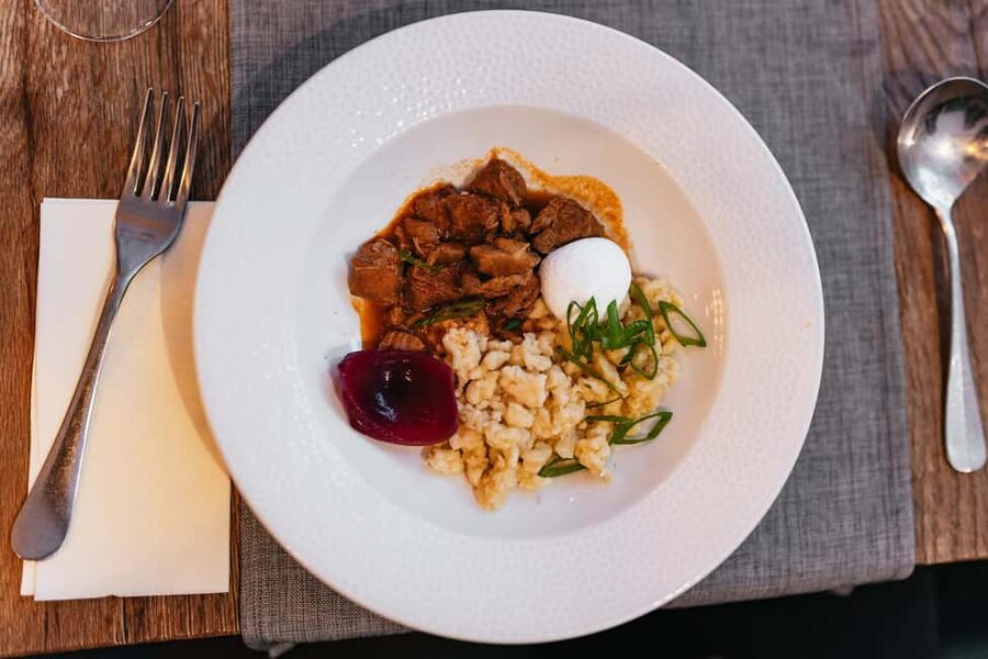Budapest Food Walking Tour: Eat, Sip & Explore Like a Local - Why this Budapest food walk works