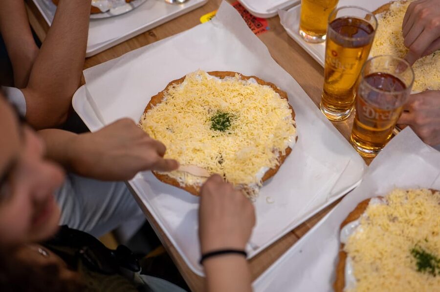 Budapest: Guided Food Tour with Wine, Beer, and Shots - Your guide makes the difference
