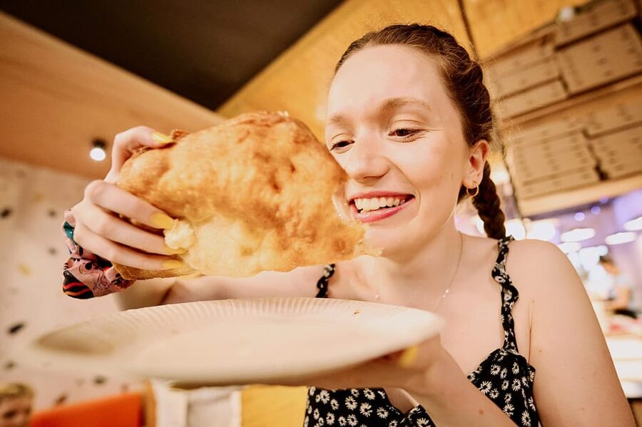 Budapest: Guided Food Tour with Wine, Beer, and Shots - Starting at the Kazinczy Street Synagogue