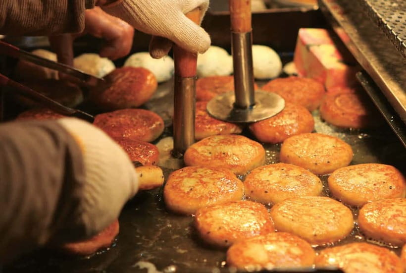 Busan: Gukje and Jagalchi Market Food Tour with Tastings - Starting at Gukje Market’s Food Stalls