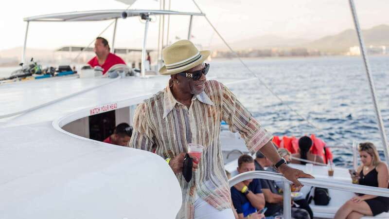 Cabo San Lucas: 2 Hour Sunset Cruise with Food and Wine - Transportation That Saves You Planning Time