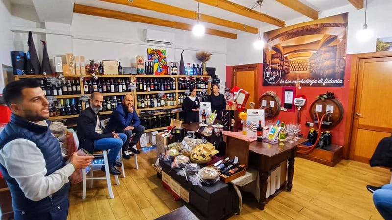 Cagliari: Food and Wine Tasting Experience - Who should book this Sardinian food experience?
