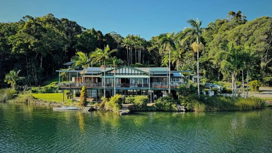 Cairns: Atherton Tablelands Full-Day Adventure - Yungaburra brings the local welcome