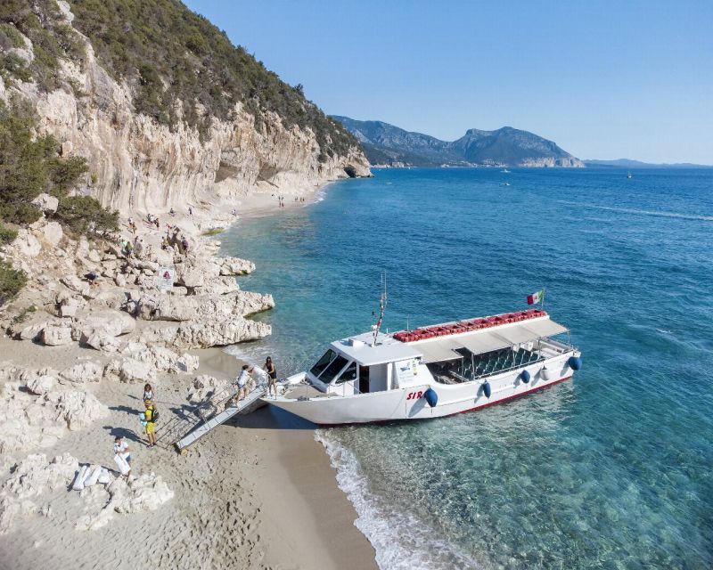 Cala Gonone: Gulf of Orosei Cruise with Food and Swimming - Piscine di Venere, the second anchor stop