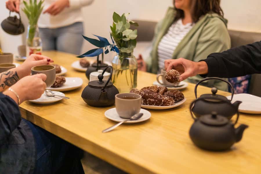 Cape Town: Essential Food and Drink Tour - Coffee, koeksisters, and Cape Malay flavor