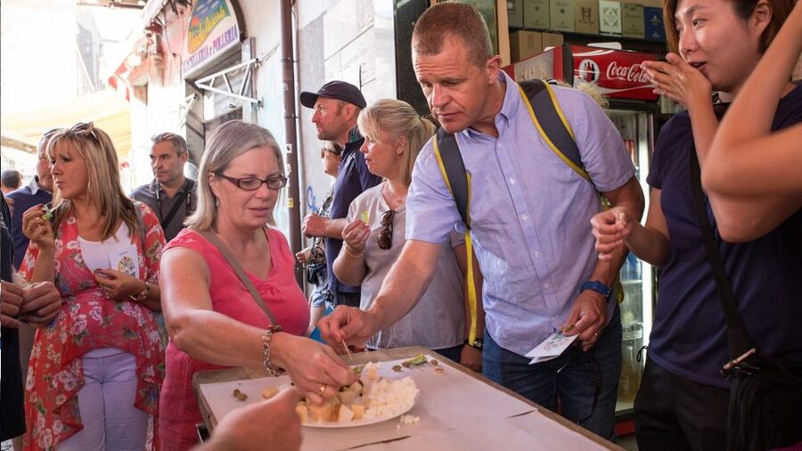 Catania Street Food Tour - Pasticceria Savia and the city’s famous snacks