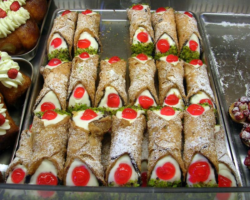 Catania: Street Food Walking Tour - The walking route adds context that a restaurant meal cannot