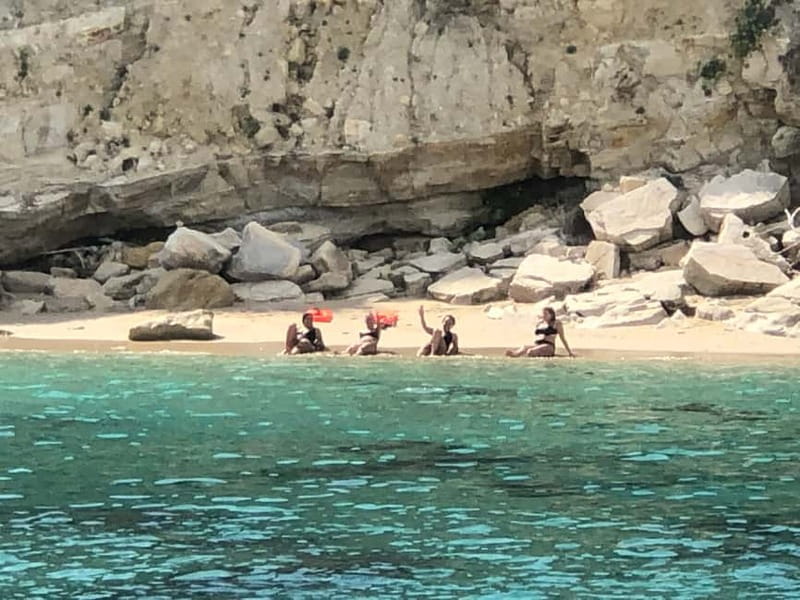 Chania: Private Cruise with Sup Food & Unlimited Drinks - What the crew adds to the experience