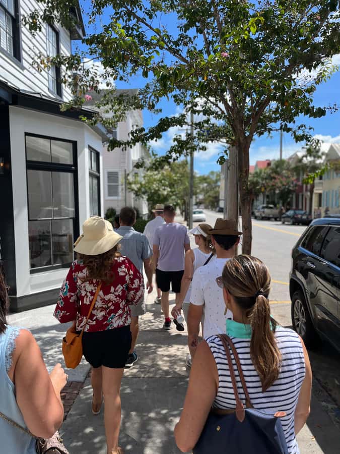 Charleston: Downtown Culinary Walking Tour - Four restaurant stops, with time to taste and listen