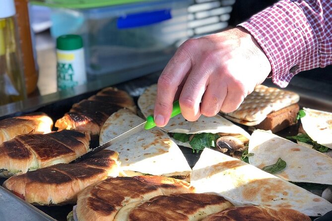 Chef-Led Hunter Valley Gourmet Food and Wine Day Tour from Sydney - A small group, but not a private tour