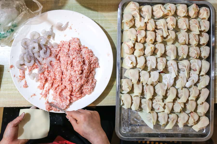 Chengdu: Hidden Dishes and Beers UNESCO Food Evening Tour - Chengdu street snacks and stuffed pancakes