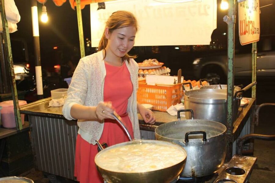 Chiang Mai: Evening Local Street Food Market Tour - Key points at a glance