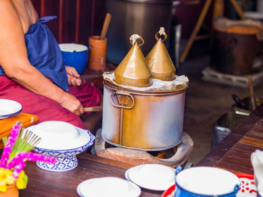 Chiang Mai: Local Food and Markets Guided Walking Tour - Choosing the right start time