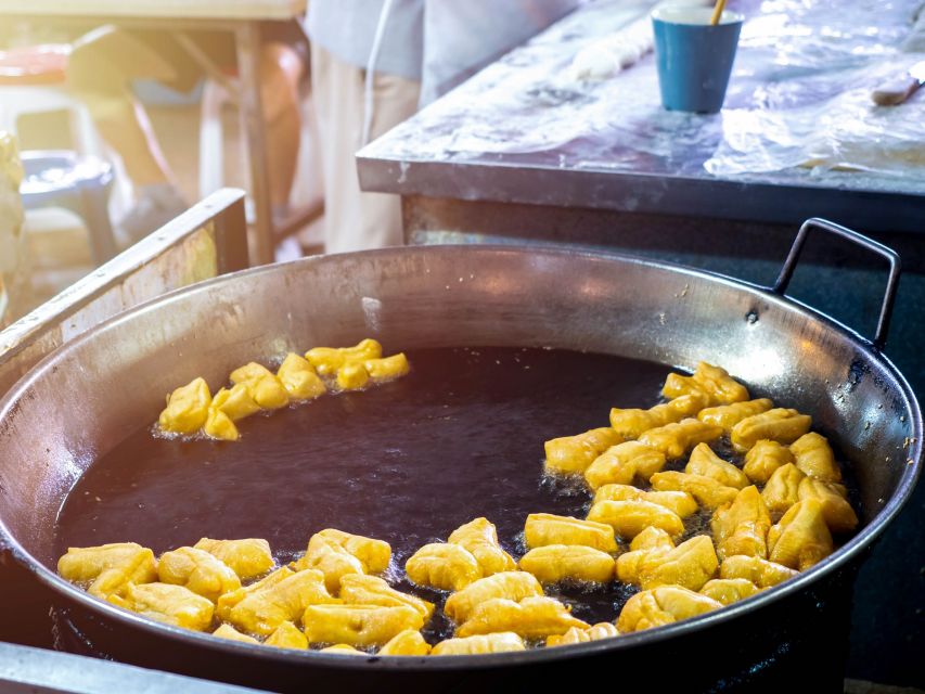 Chiang Mai: Local Food and Markets Guided Walking Tour - Warorot Market is the tour’s main food lesson
