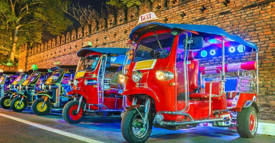 Chiang Mai: Temples and Street Food Night Tour by Tuk Tuk - Key points to know before booking